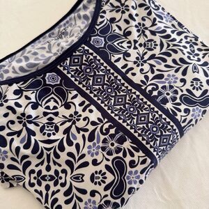Lands' End Reg Swim Tee Shirt Long Sleeve UPF Rash Guard  blue medallion Sz S
